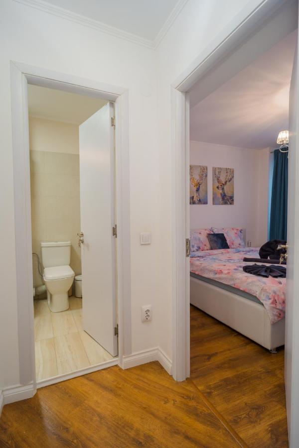 Cozy & Spacious 2Br Apartment With Netflix Bukares Bagian luar foto