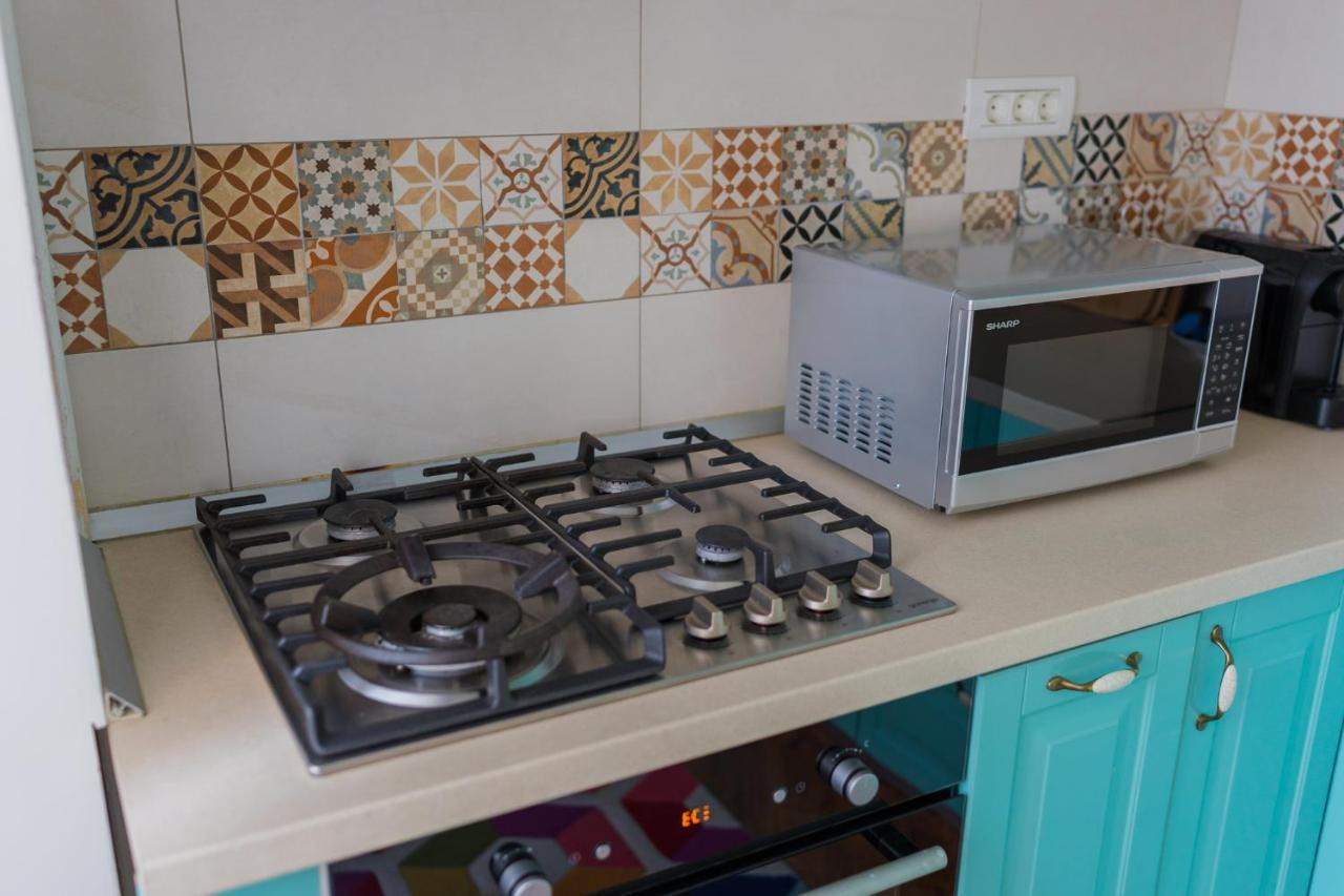 Cozy & Spacious 2Br Apartment With Netflix Bukares Bagian luar foto