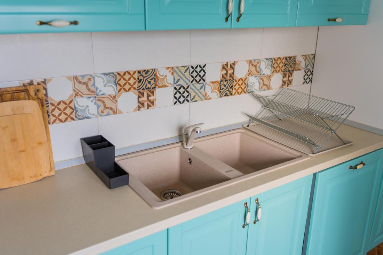 Cozy & Spacious 2Br Apartment With Netflix Bukares Bagian luar foto
