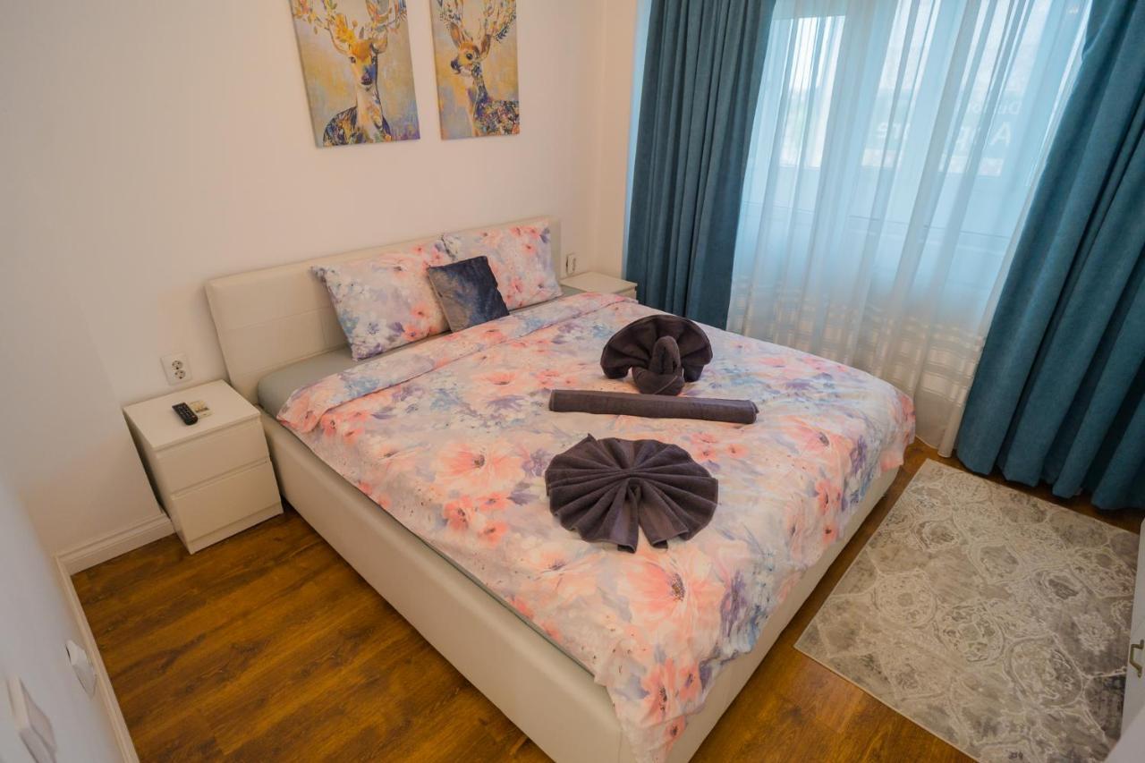 Cozy & Spacious 2Br Apartment With Netflix Bukares Bagian luar foto